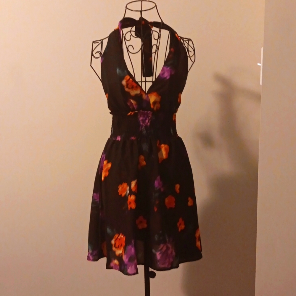 NWTS Madden NYC Watercolor Backless Halter Dress &  Silver Rose Earrings